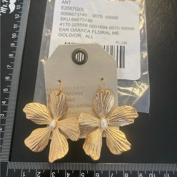 Anthropologie Jewelry - Anthropologie Gold Floral Earrings